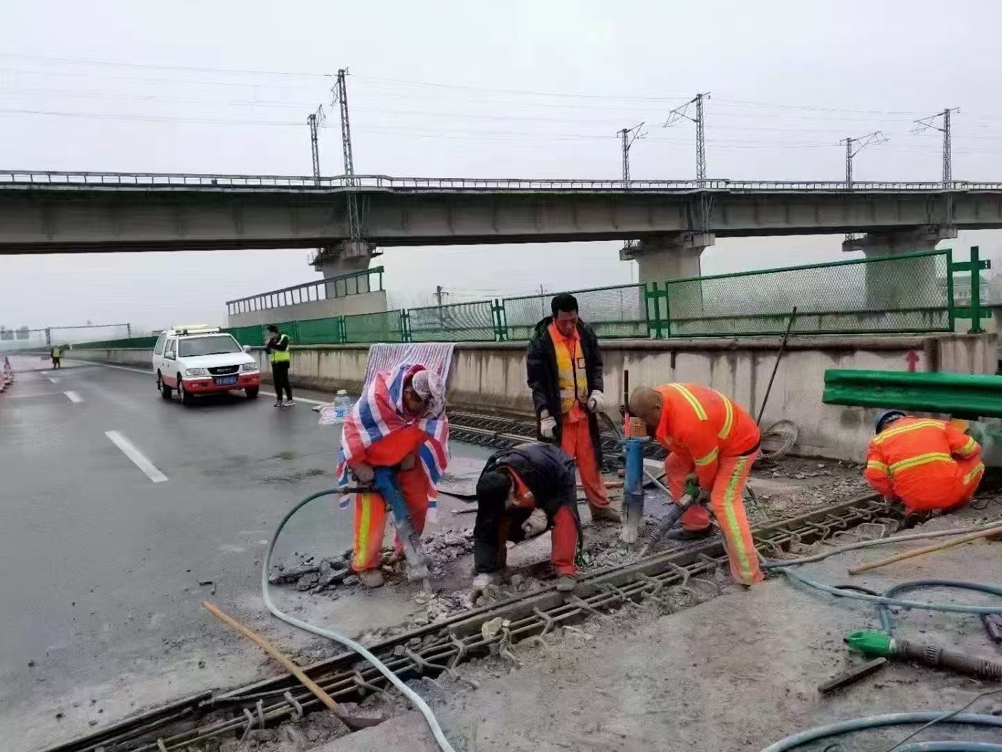 万安桥梁伸缩缝抢修料